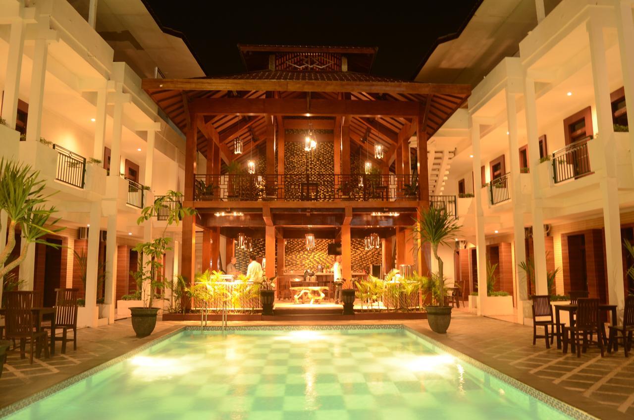 Mirabell Hotel & Convention Hall Malang Exteriör bild